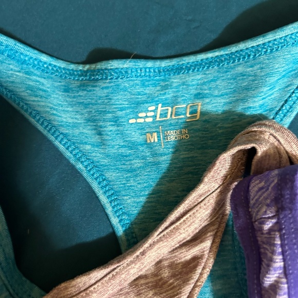 Women’s M tank top bundle - Picture 6 of 8